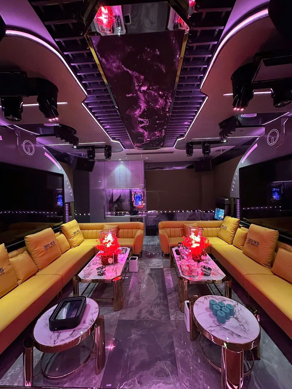 Phòng Karaoke Vừa
